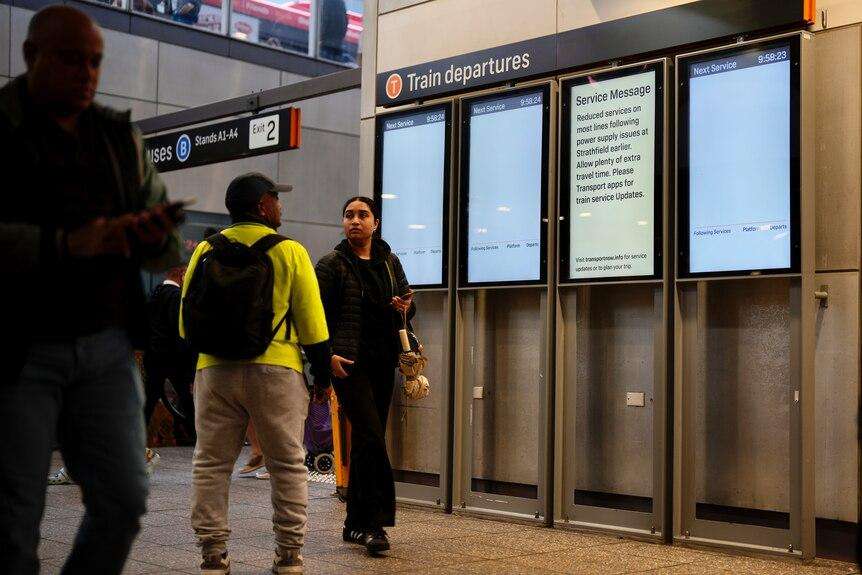 Telstra outage halts NSW regional trains and coal freight services across the state
