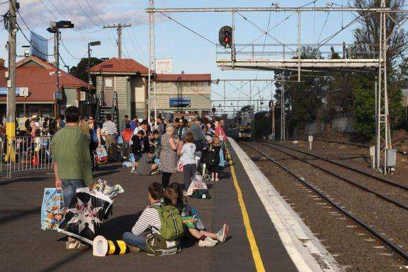 Riverina grandmother stranded after Telstra outage halts regional train services - Wagga Wagga, NSW