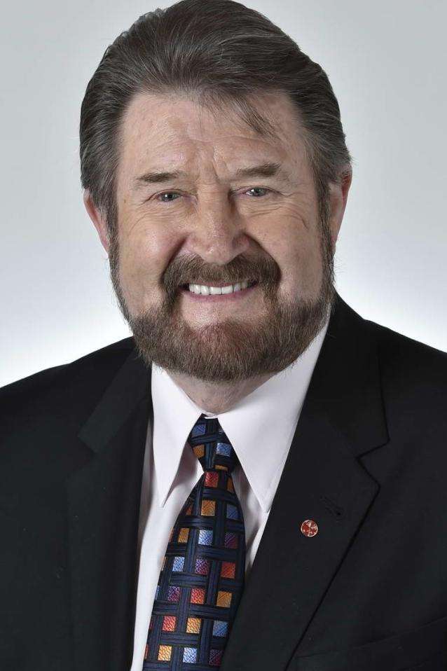 Veteran broadcaster and former senator Derryn Hinch dies aged 82