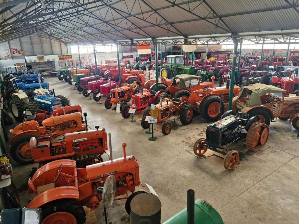 Outback machinery museum welcomes historic Thiess tractors collection - Rockhampton, QLD