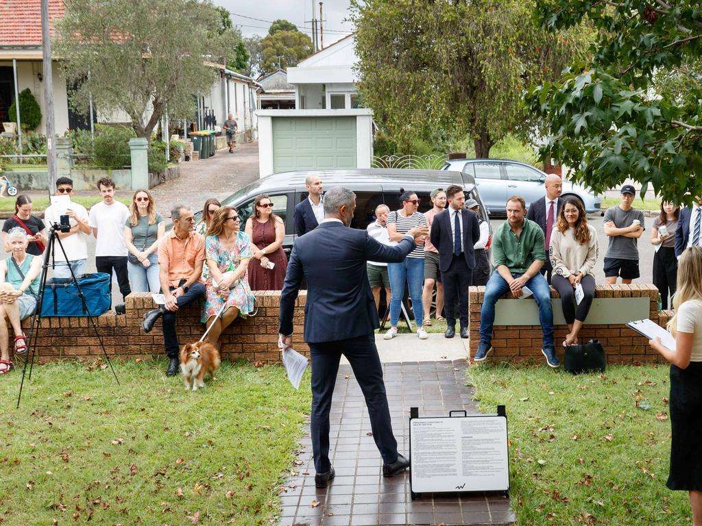 Australian Property Market Shows Signs of Recovery as Weekend Clearance Rates Improve
