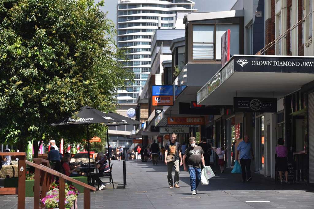 Man Allegedly Caught With Stolen ID Cards During Wollongong Police Operation - Wollongong, NSW