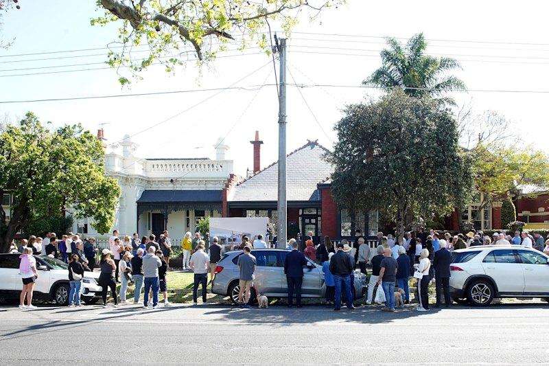Victorian Greens Plan to Abolish Street Auctions in Push for Fairer Property Market