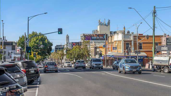Geelong Driving Instructor Warns E-Scooters and E-Bikes Creating New Road Safety Challenges