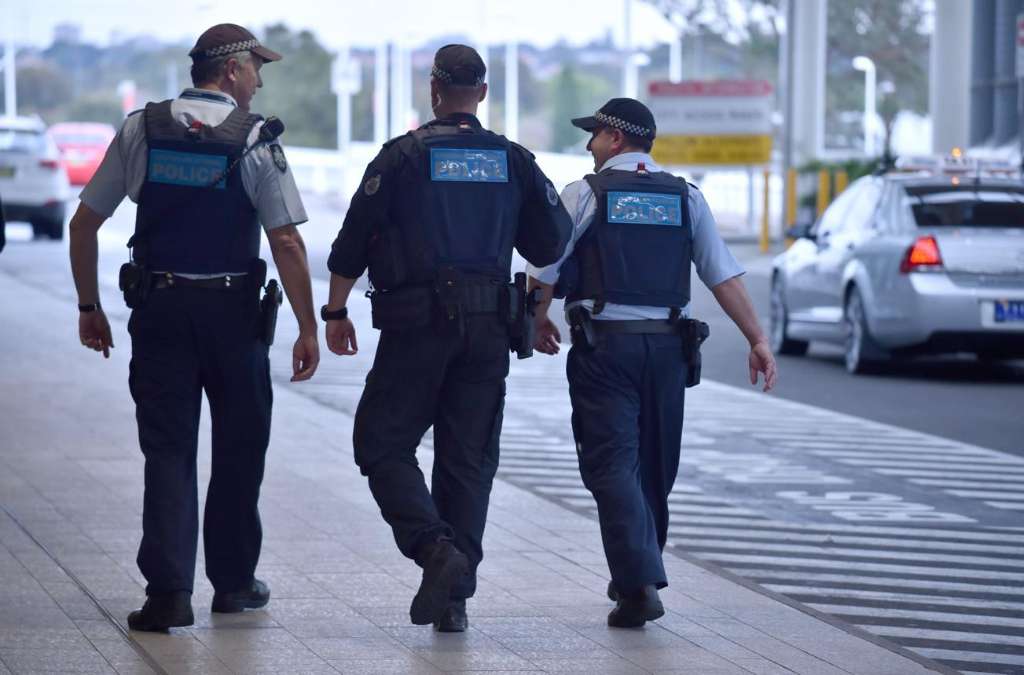 Man arrested at Sydney Airport over alleged international drug importation operation