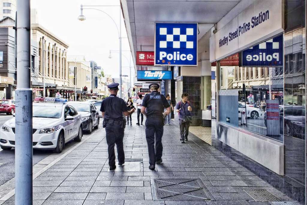 SA Police investigate death in custody of Aboriginal man in Adelaide CBD