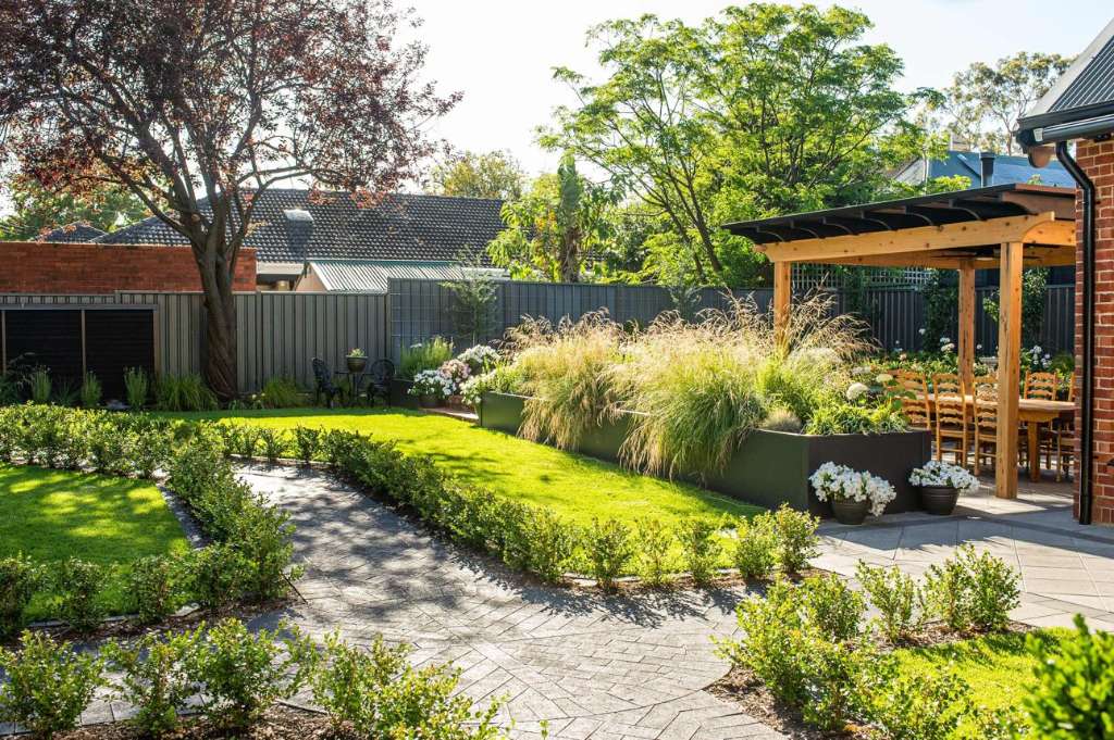 Jane Marr shares gardening advice and celebrates the joy of growing plants in ABC Talkback Gardening