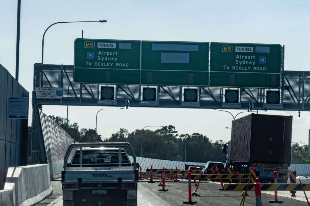 Emergency repairs shut Sydney's M5 tunnel, causing major traffic disruption