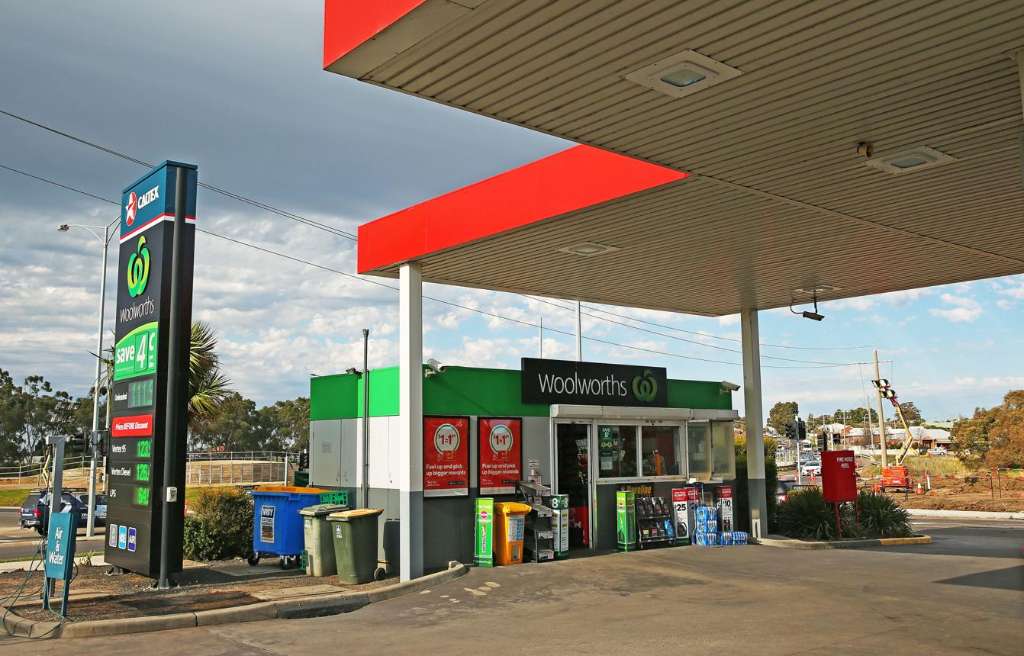 Geelong drivers urged to fill up before fuel excise discount ends