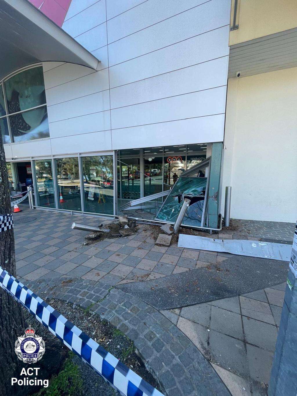 Teenager charged after alleged armed bottle shop robbery in Canberra’s north