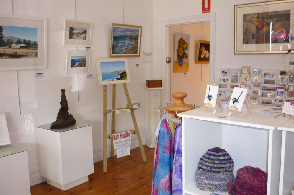 Victor Harbor Regional Gallery Opens SALA Festival Exhibition
