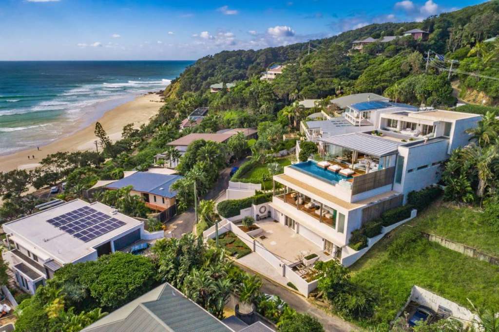 Elle Macpherson Makes Private Stay at New Byron Bay Luxury Retreat