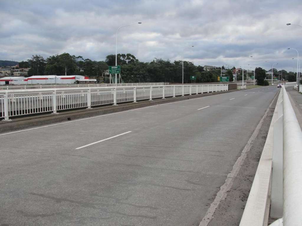 Three-Vehicle Crash Causes Traffic Disruption on Devonport Bridge