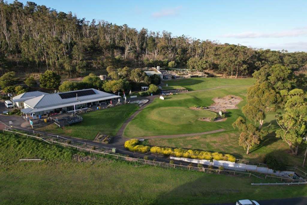 Veterans Golfers Brave Difficult Weather at Mount Gambier’s Blue Lake Course