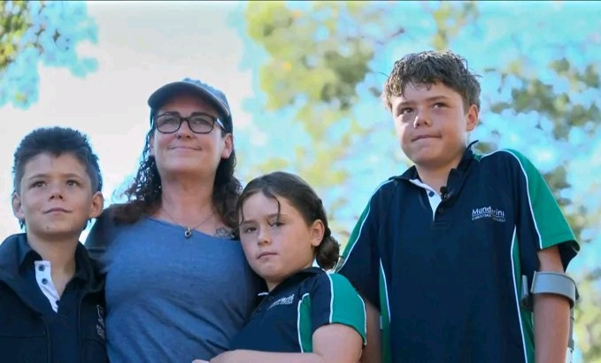 Australian teen swam hours to shore to get help - image 2