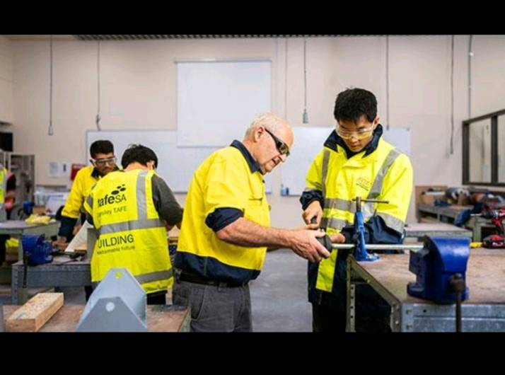 Fee-free training program helps Whyalla residents upskill for heavy industry careers