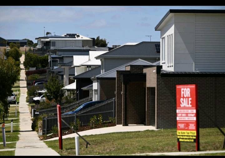 Housing market reacts to interest rate hikes and tax reform
