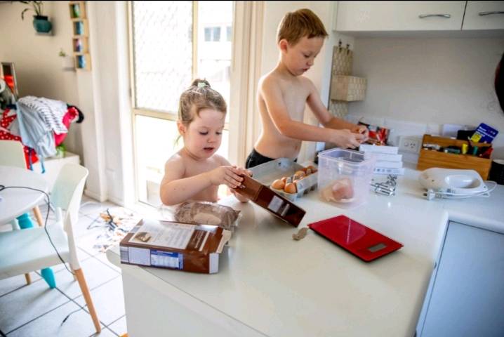 Cake Decorating Dust Recalled Nationwide After Gold Coast Toddler Put in Coma