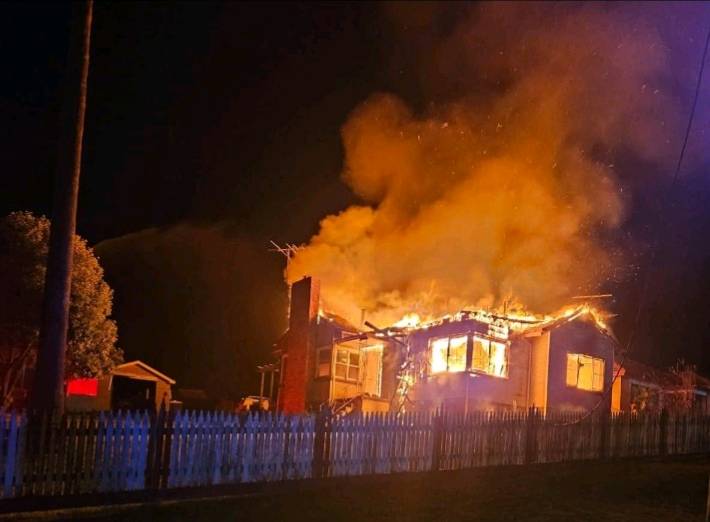 Wodonga house on Skitch Street burnt during fire, police on scene