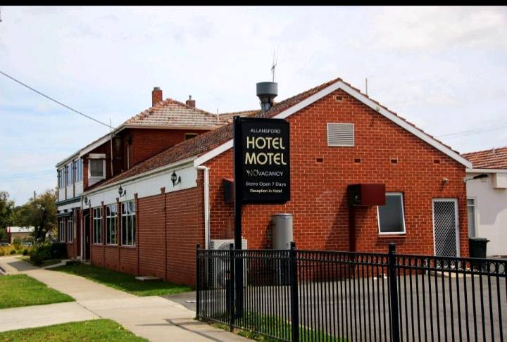 Allansford Junction Hotel and Motel hits market after 38 years