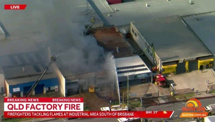 Major Industrial Fire Disrupts Gateway Motorway in Brisbane's East