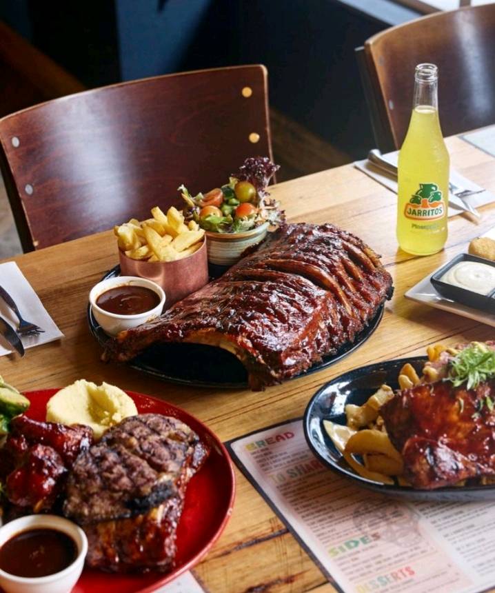American Food Reviewer Samples Wollongong's Authentic Texas-Style Barbecue