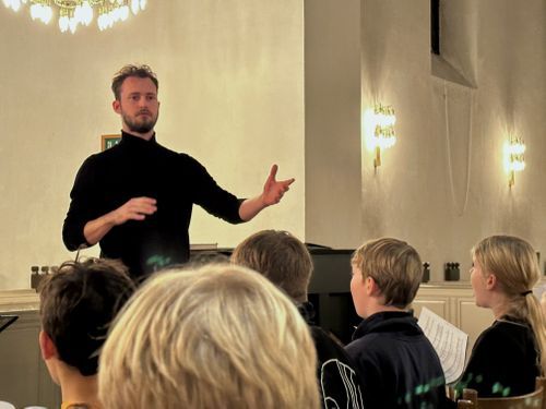 Severin Korsgaard er ny dirigent for Herning Kirkes Drengekor