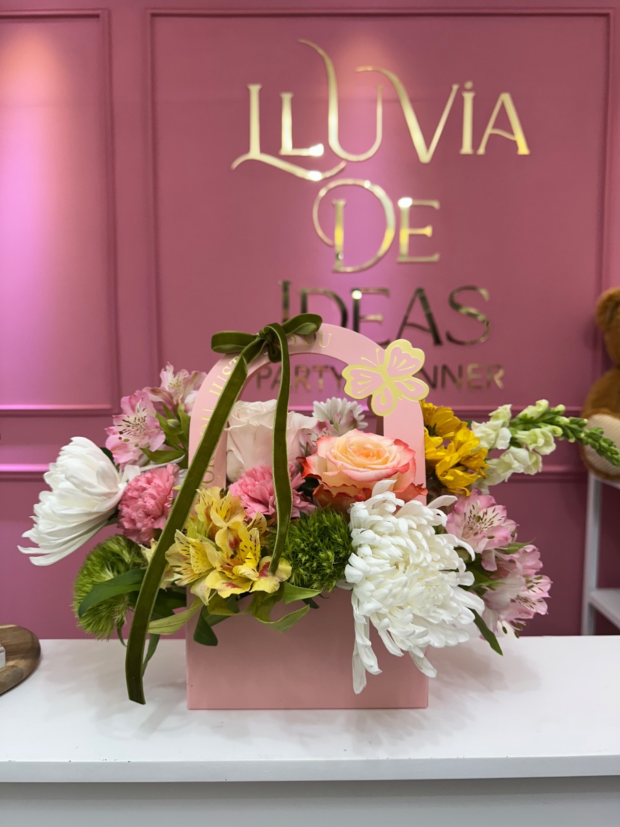 Canasta Floral Variada — Lluvia de Ideas Party