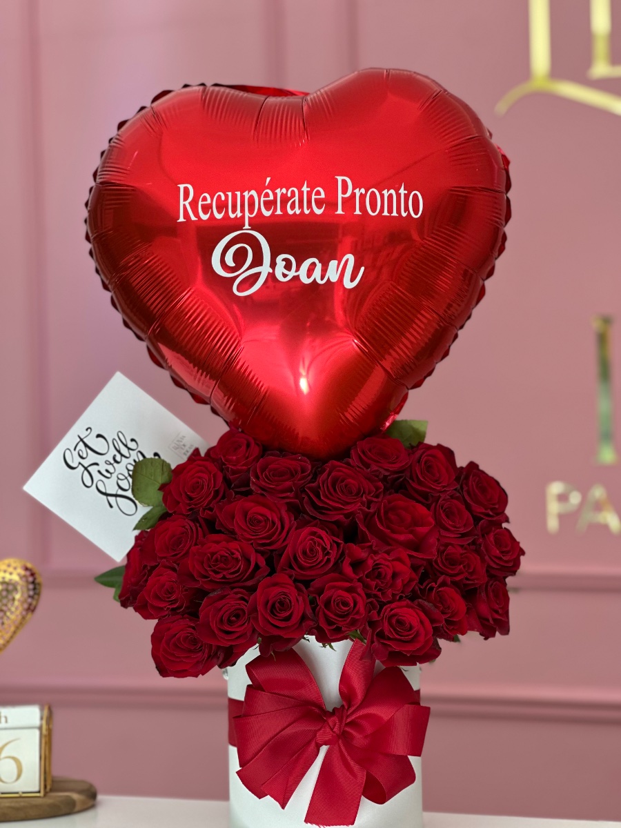 Caja 25 Rosas y Globo Personalizado — Lluvia de Ideas Party