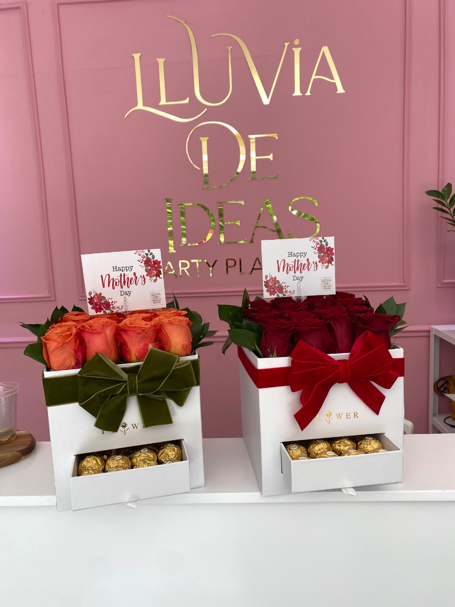 Caja Cuadrada de 16 Rosas foto 3