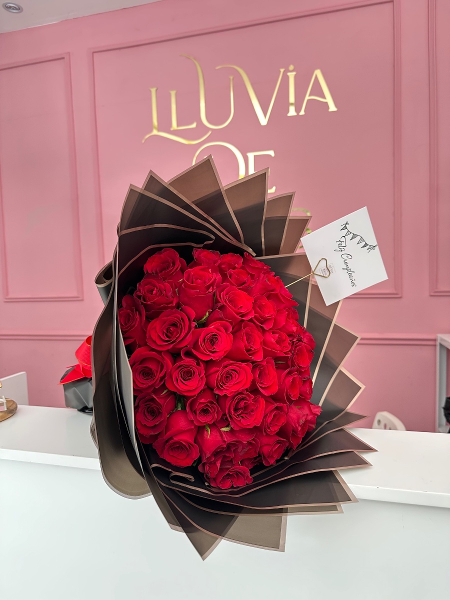 Ramo 50 Rosas — Lluvia de Ideas Party