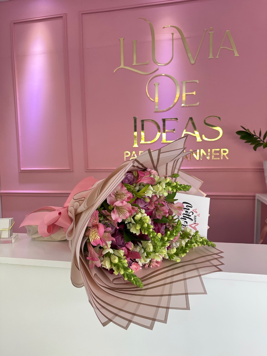 Ramo 25 Rosas y Flores Variadas — Lluvia de Ideas Party
