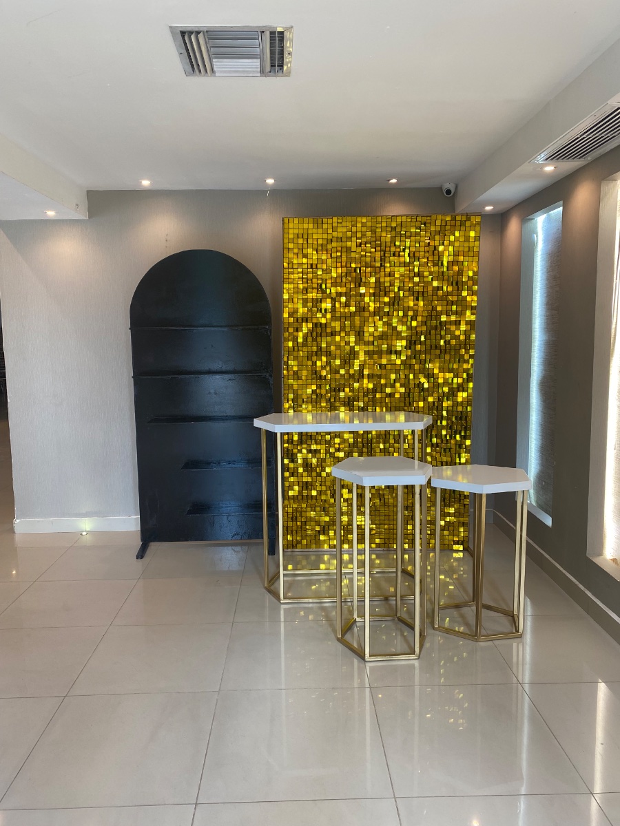Estante Negro — Lluvia de Ideas Party