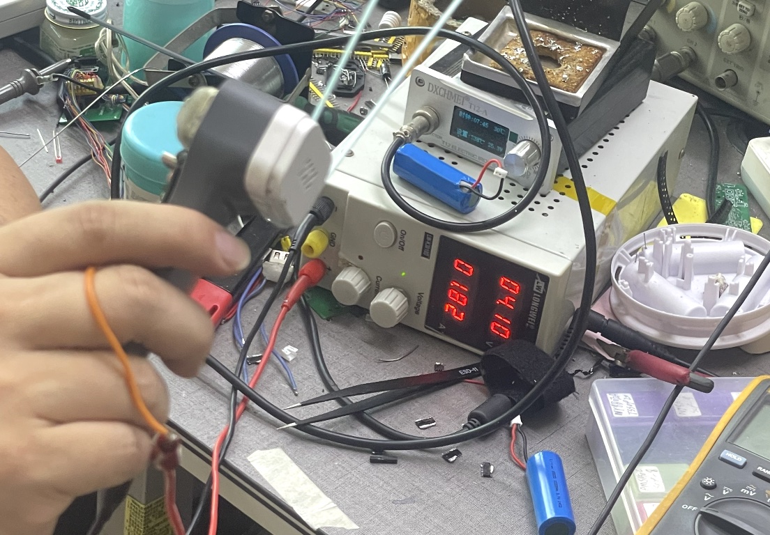 Testing equipment measuring working current