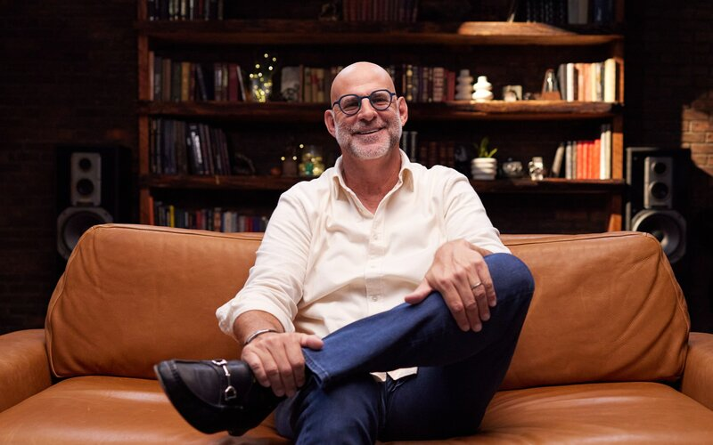 Como Harlan Coben virou a receita perfeita da Netflix