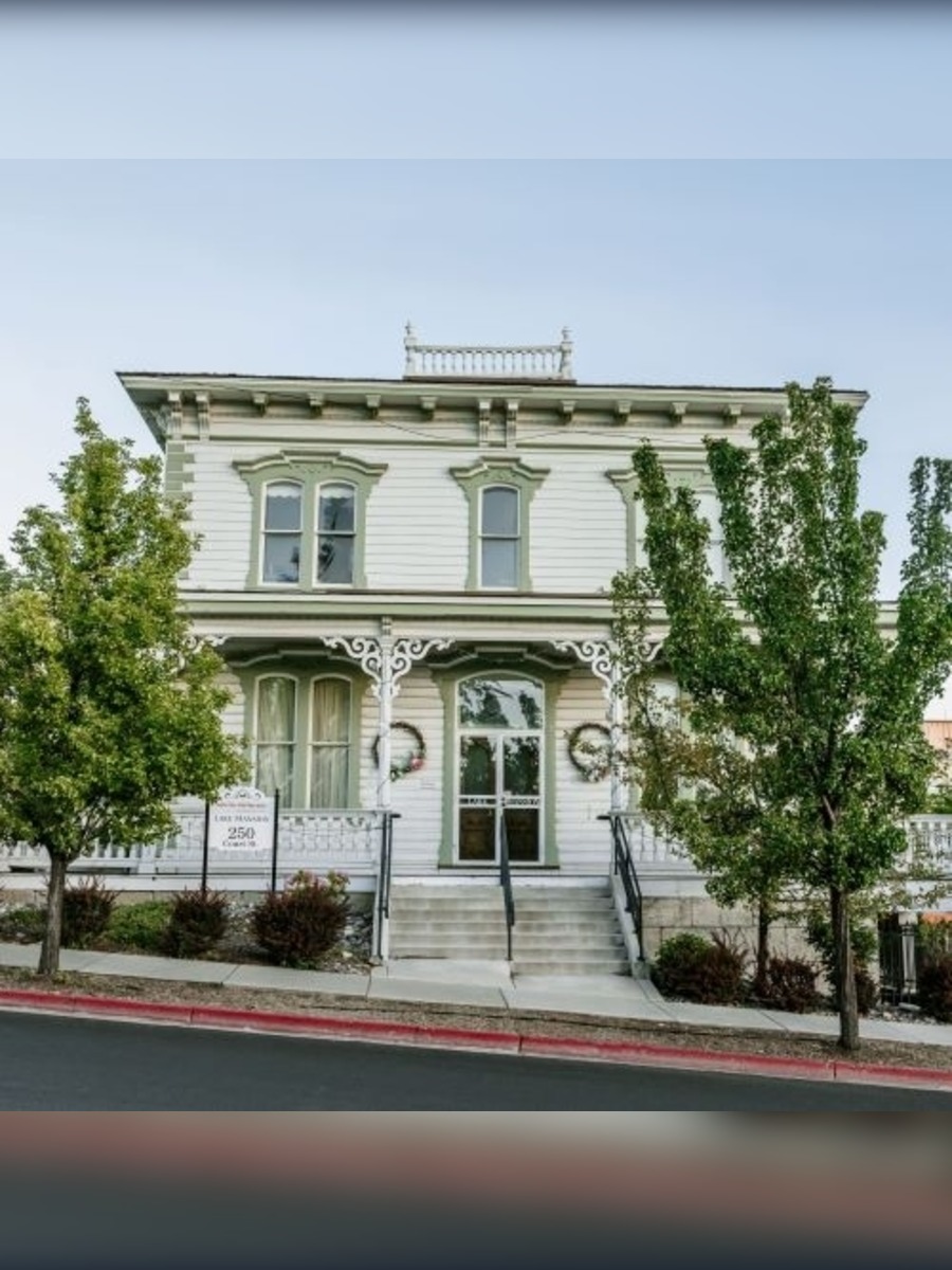 Guided Tour of the Lake Mansion