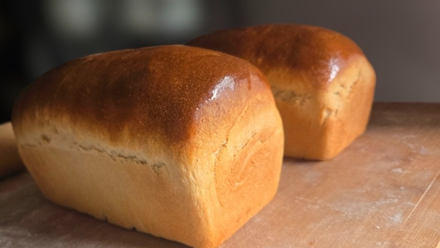 White bread 2 loafs