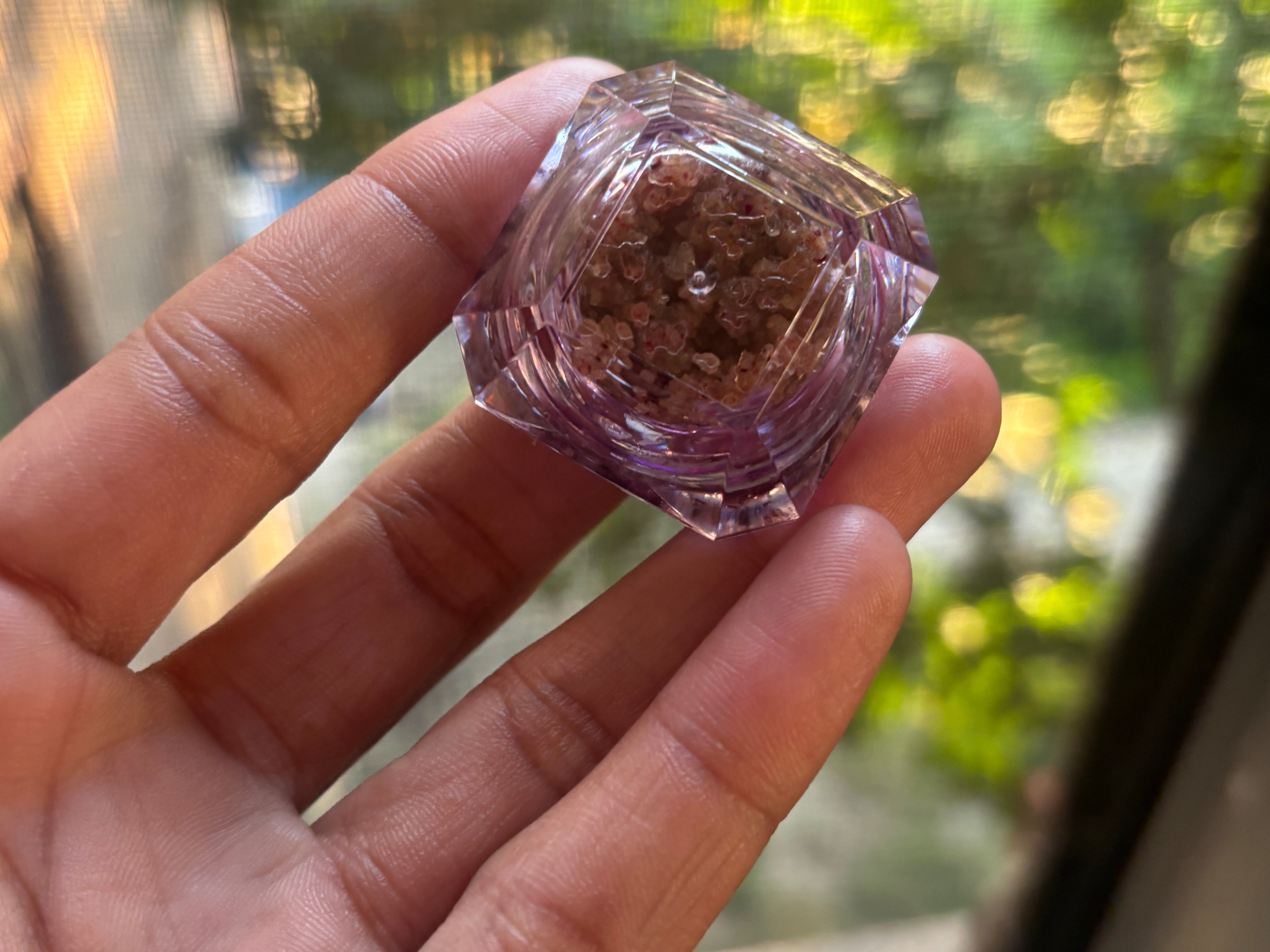 Lip scrub