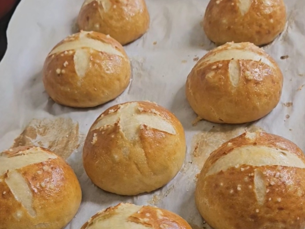 Pretzel Buns