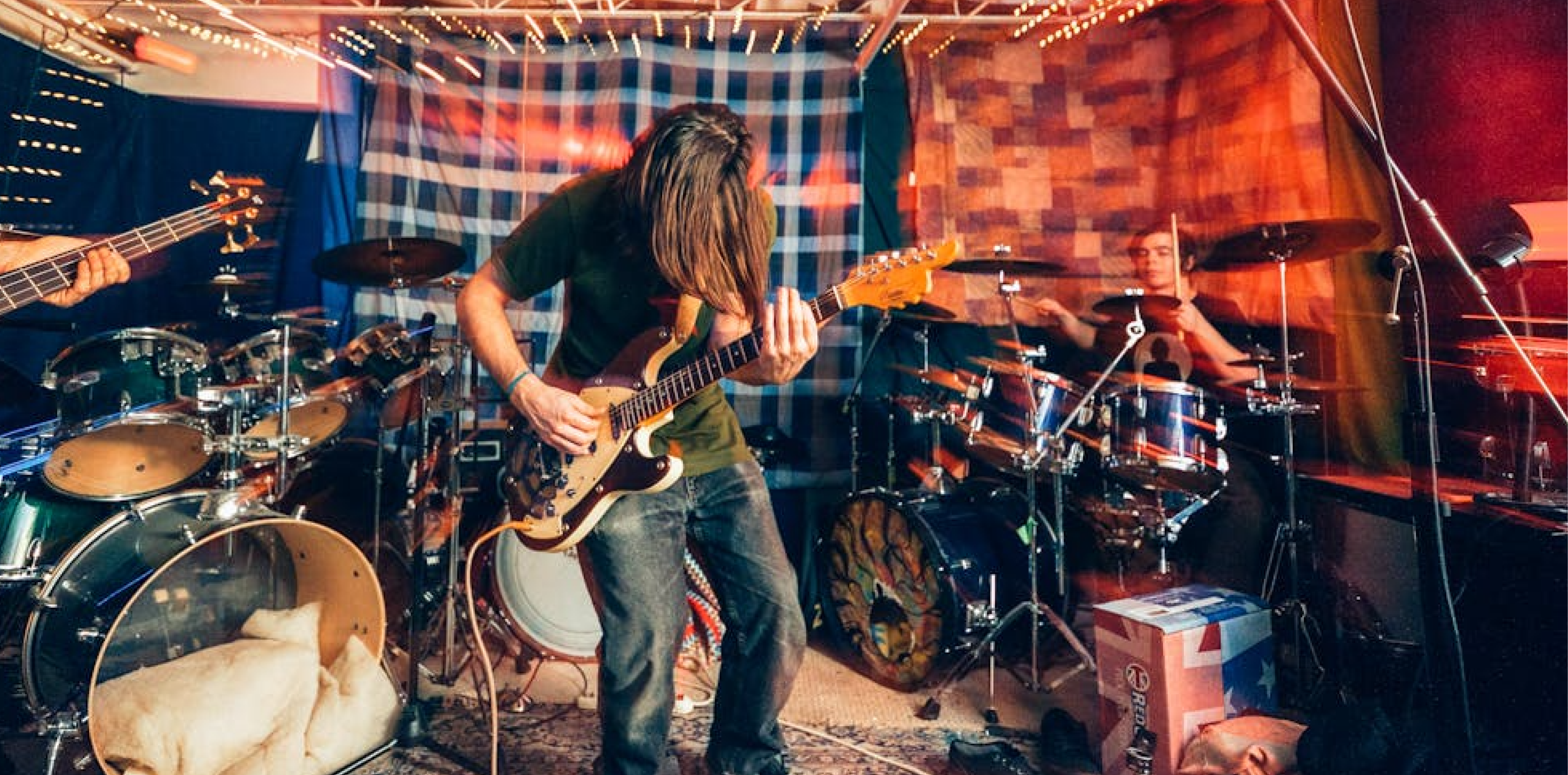 Allages Gig with: Jogging, Knifebear, Garage Olimpo