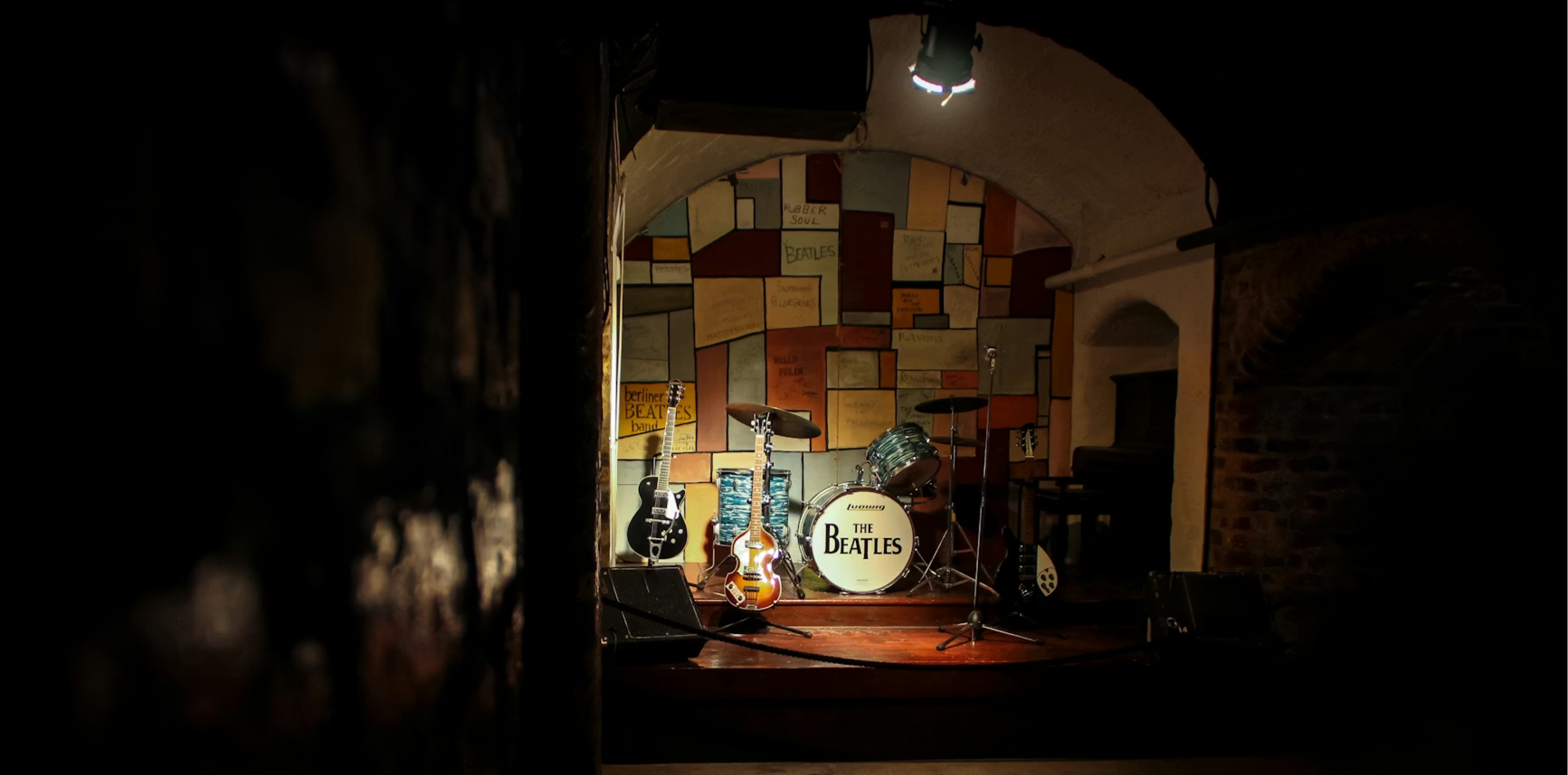Candlelight: Tribute to Queen and The Beatles