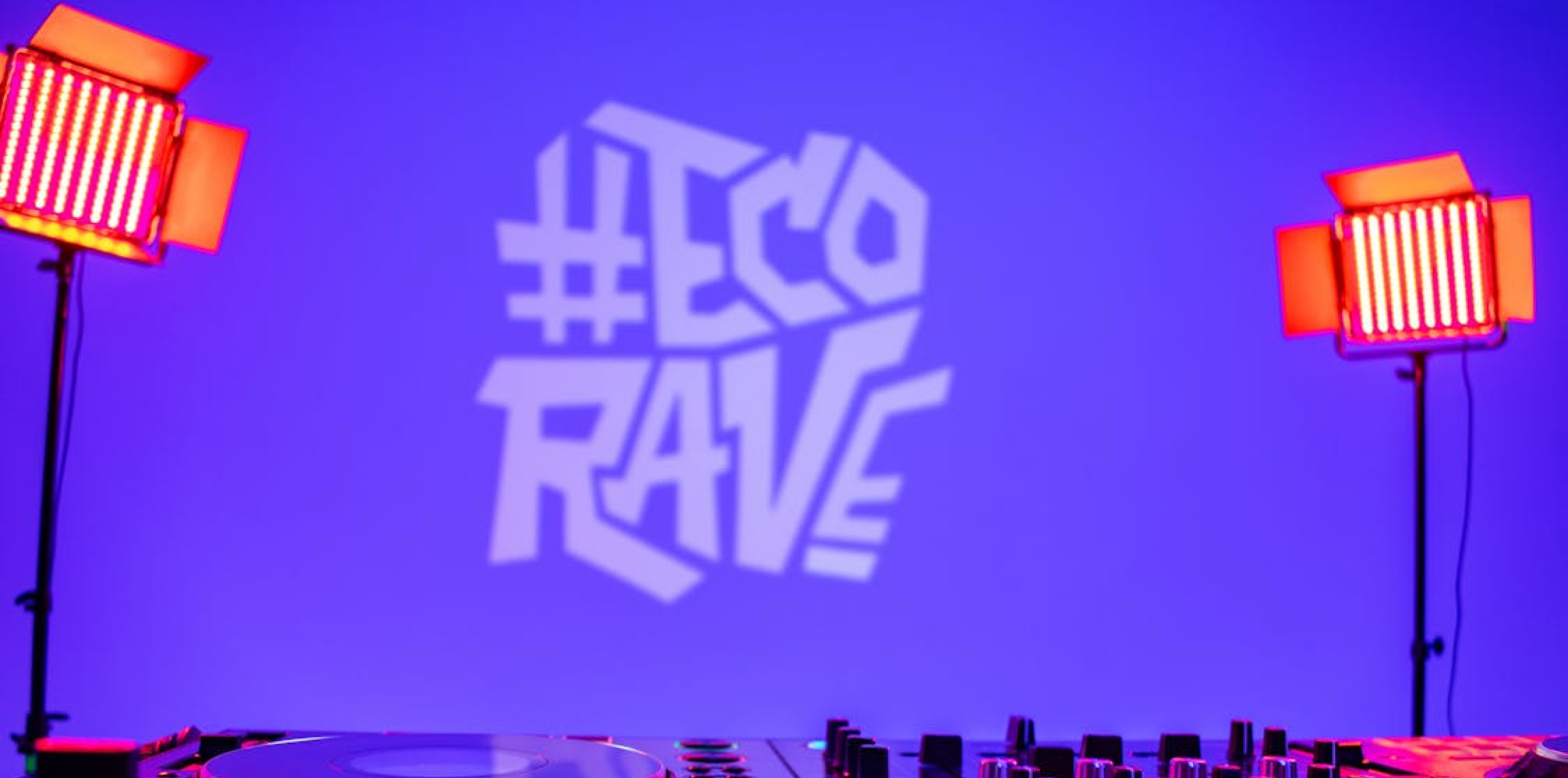 The Little Lilliputian Family Morning Rave | The Cheeky Piglet Café with DJ Billy Scurry