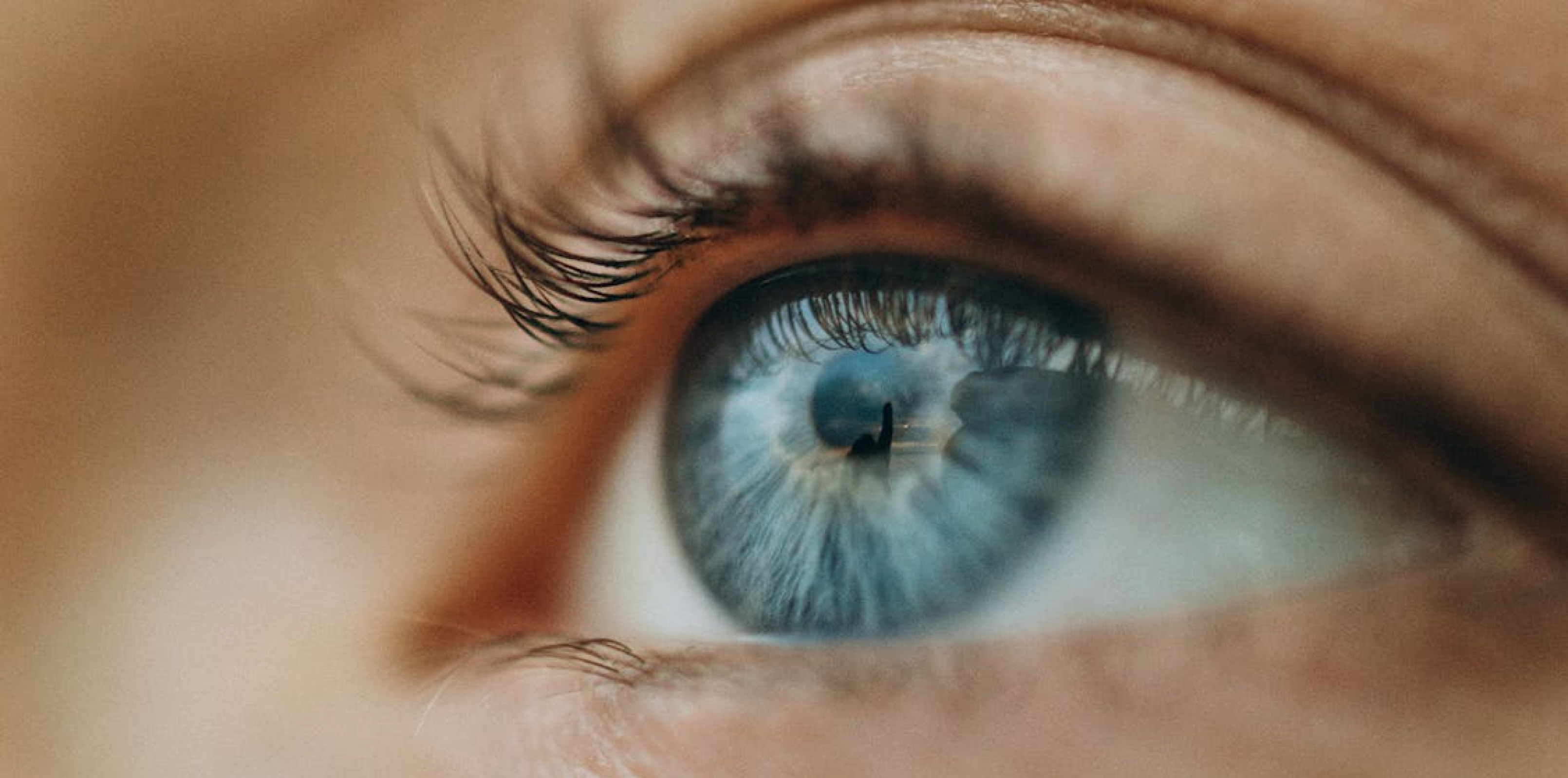 BLÜ EYES | Singular Artists