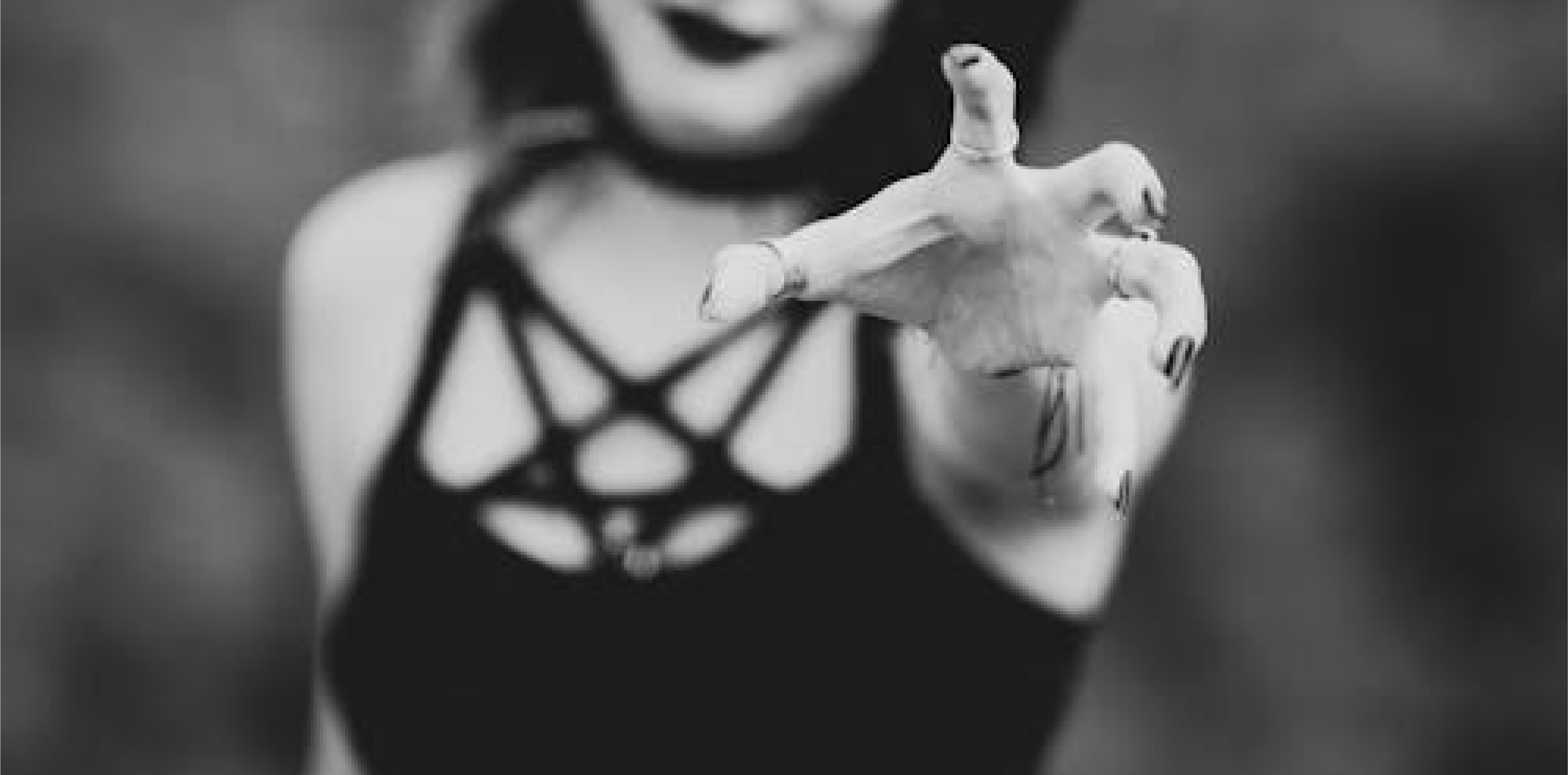 BLOODY KISSES