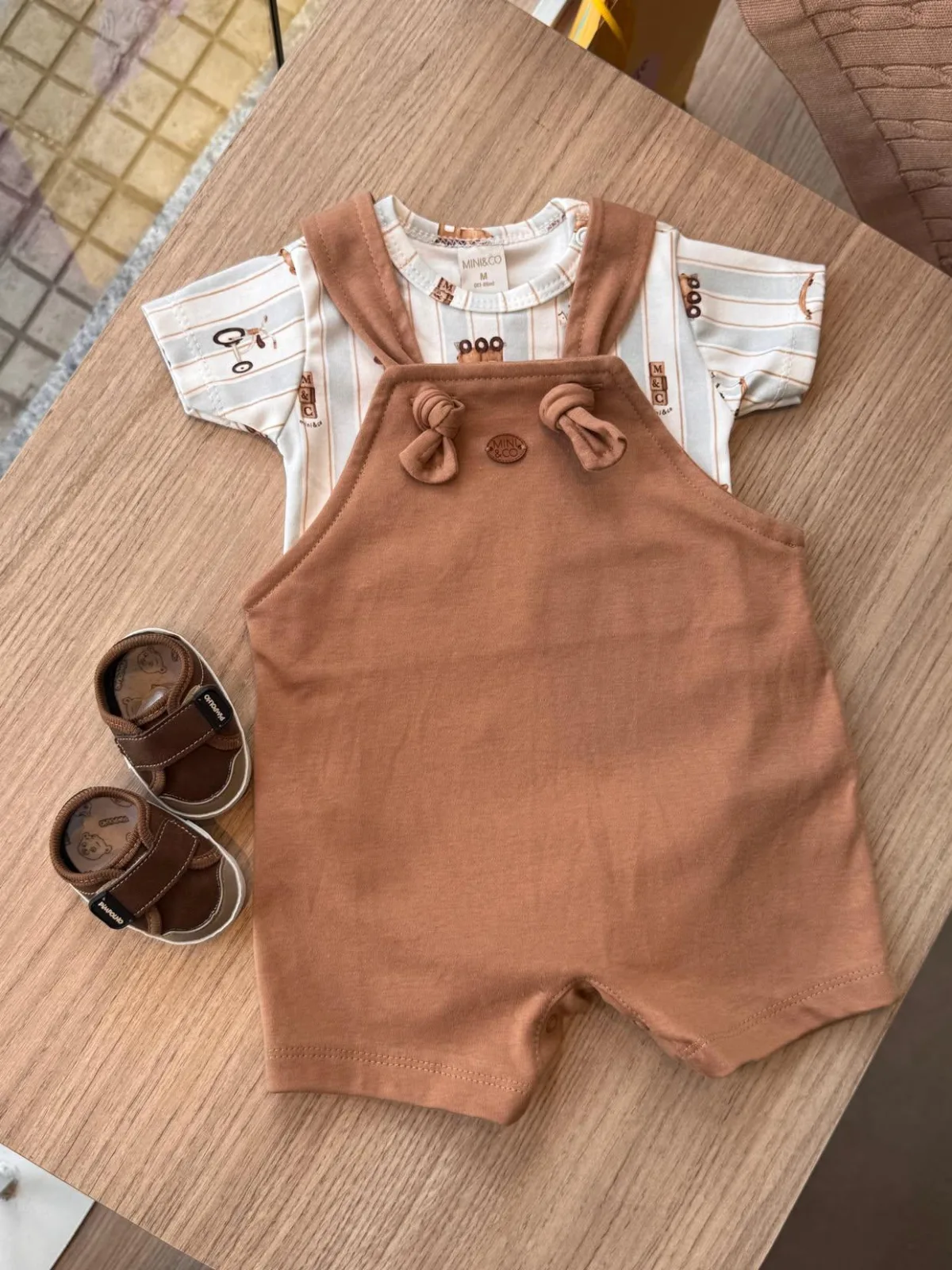Jardineira com body brinquedos vintage - MINI&CO