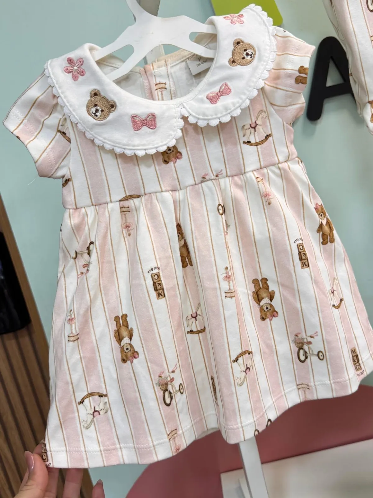 Vestido body com gola bordada ursinho tenista MINI&CO