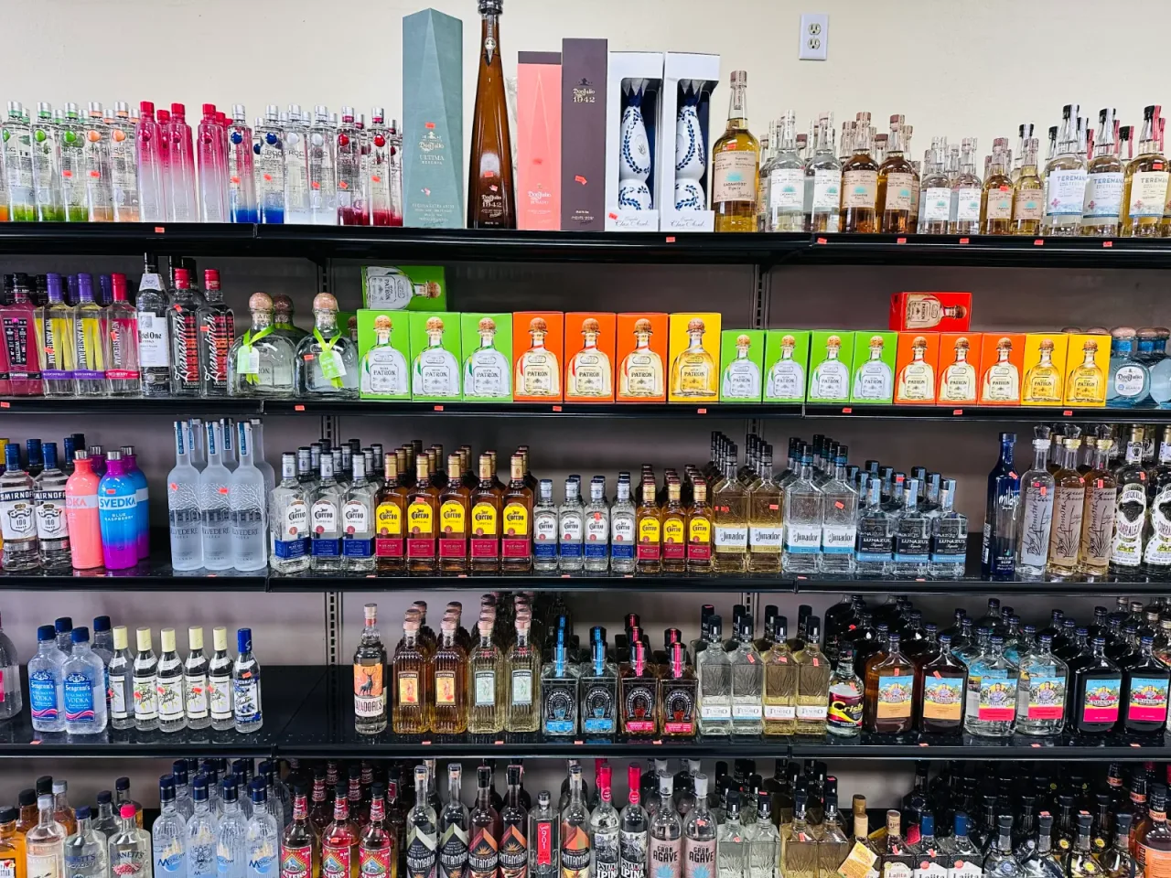 LIQUOR WORLD photo 3