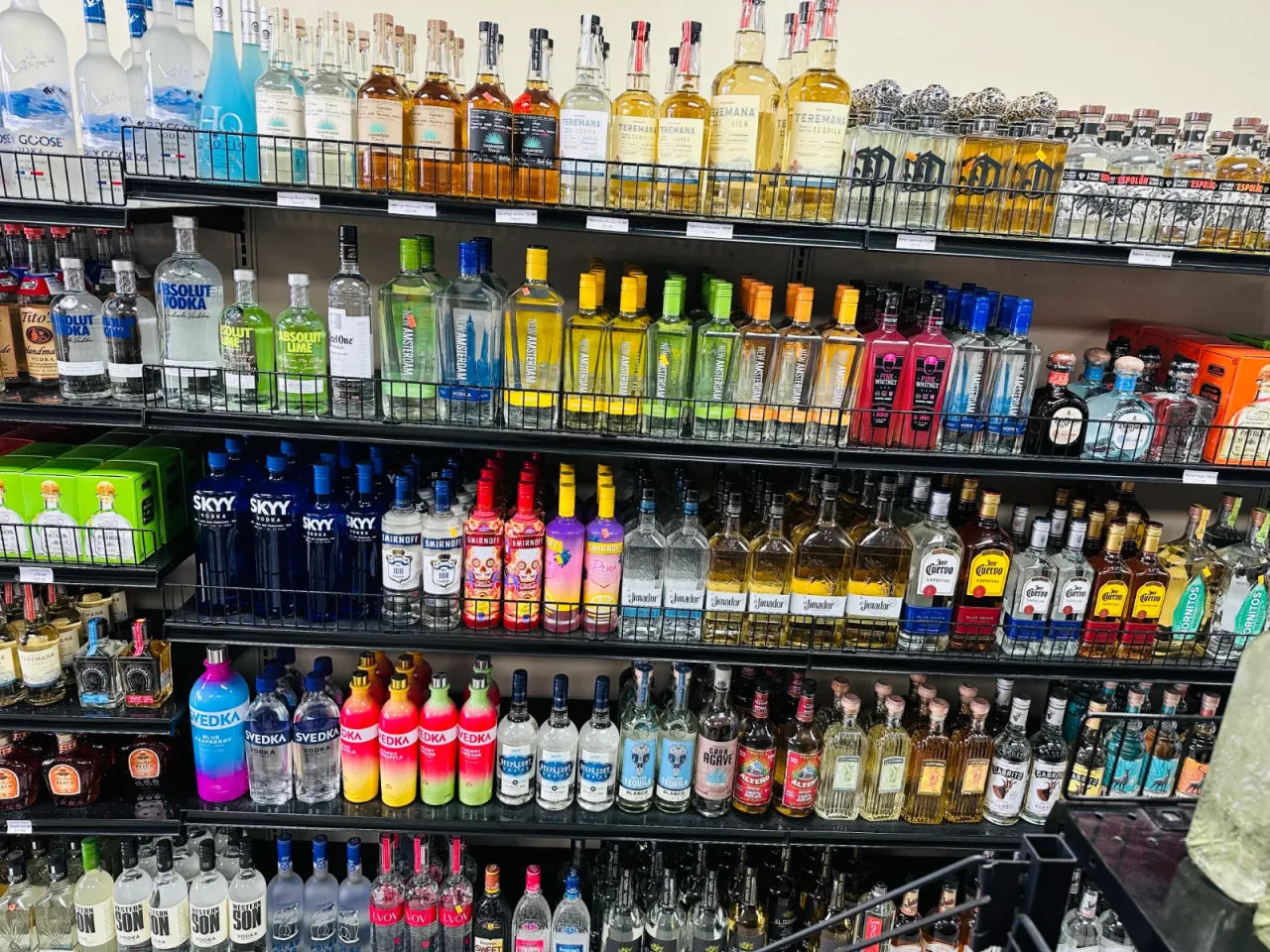LIQUOR WORLD photo 11