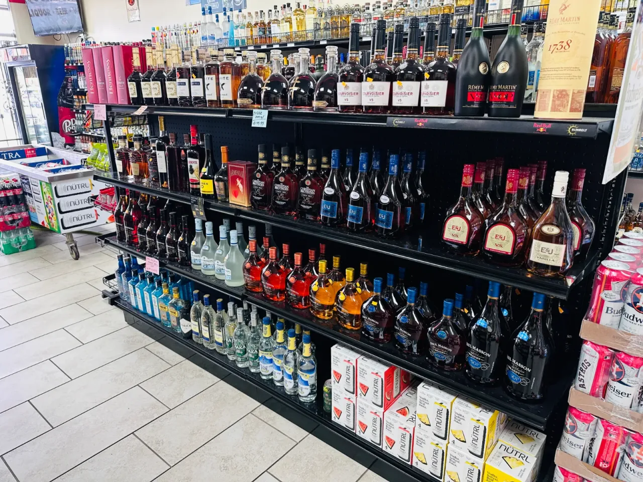 LIQUOR WORLD photo 12