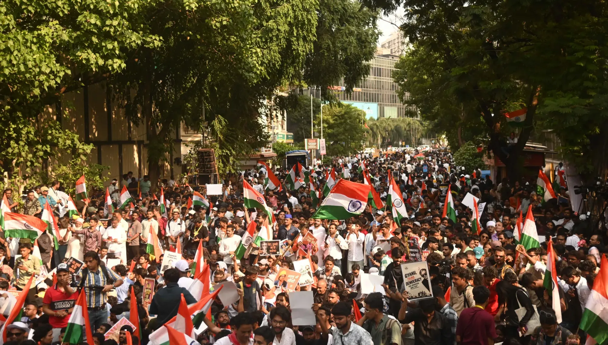 Protests Against SIR Intensify in Delhi; Several Detained During March Towards Election Commission